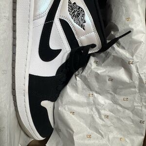Nike Air Jordan 1 Mid SE               Diamond Shorts